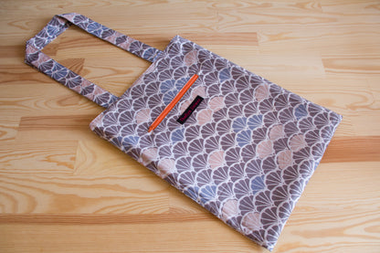 Reversible batik tote bag - shell